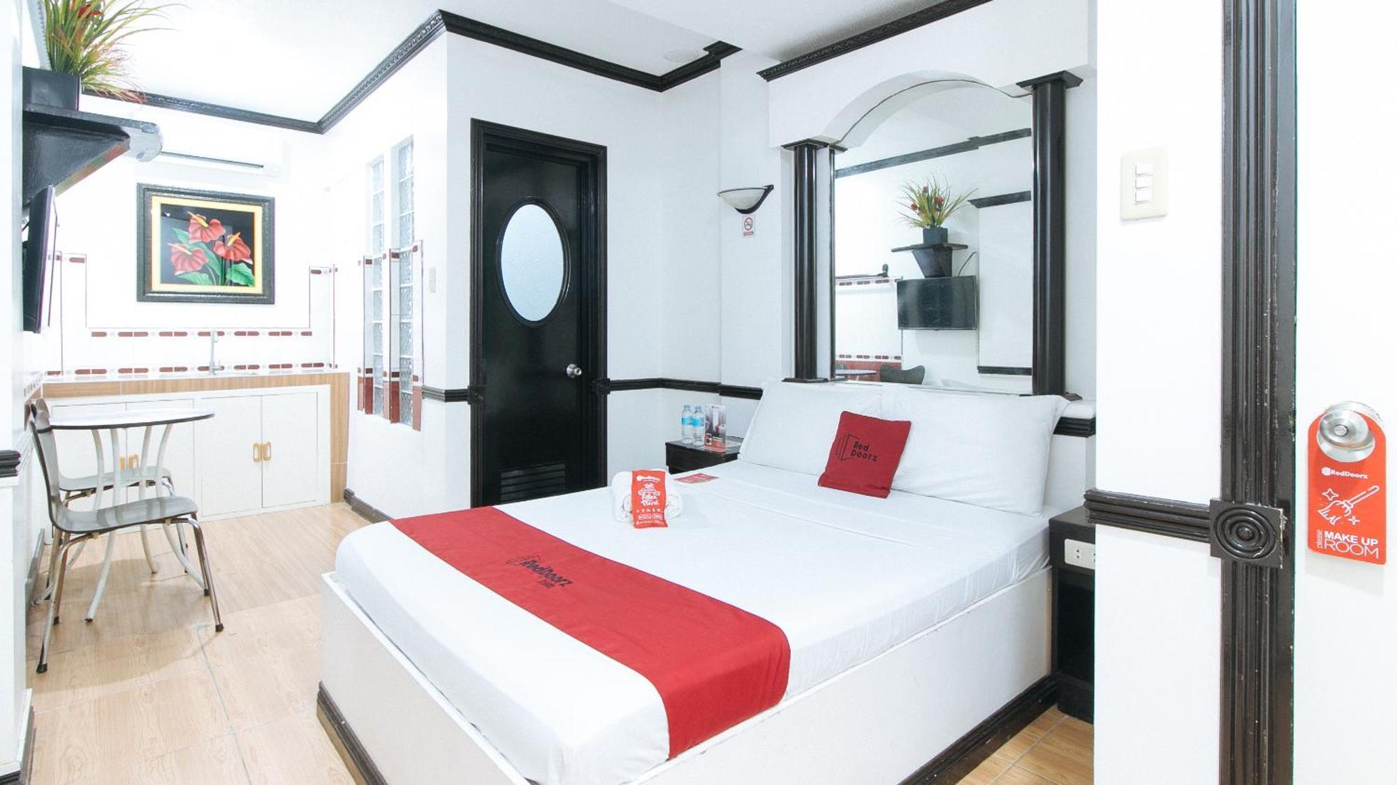 Reddoorz At Plus Villa Gloria Taguig Exterior photo